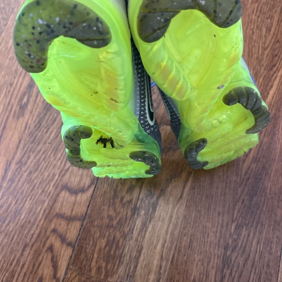 Nike Vapormax size 4.5 (women’s 6 equivalent) - Picture 4 of 5